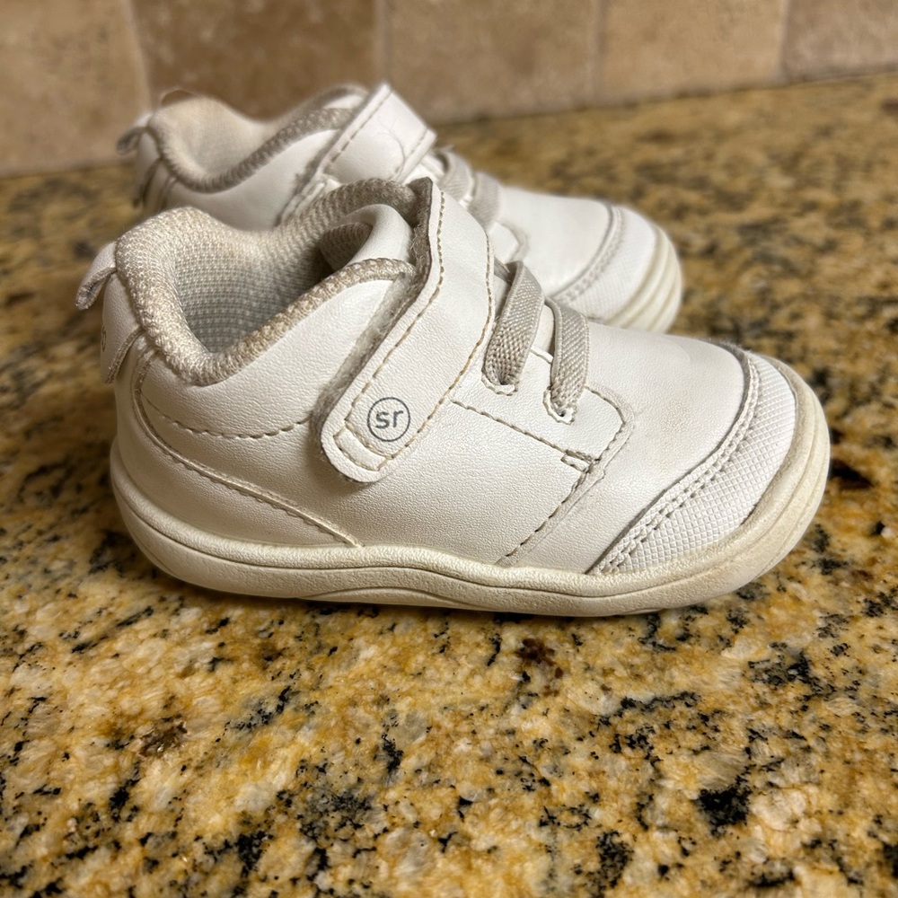 White Toddler Boy Shoes Stride Rite Size 4M Fits Wide Foot